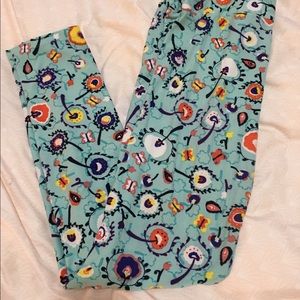 FREE WITH ANY PURCHASE Lularoe T&C leggings